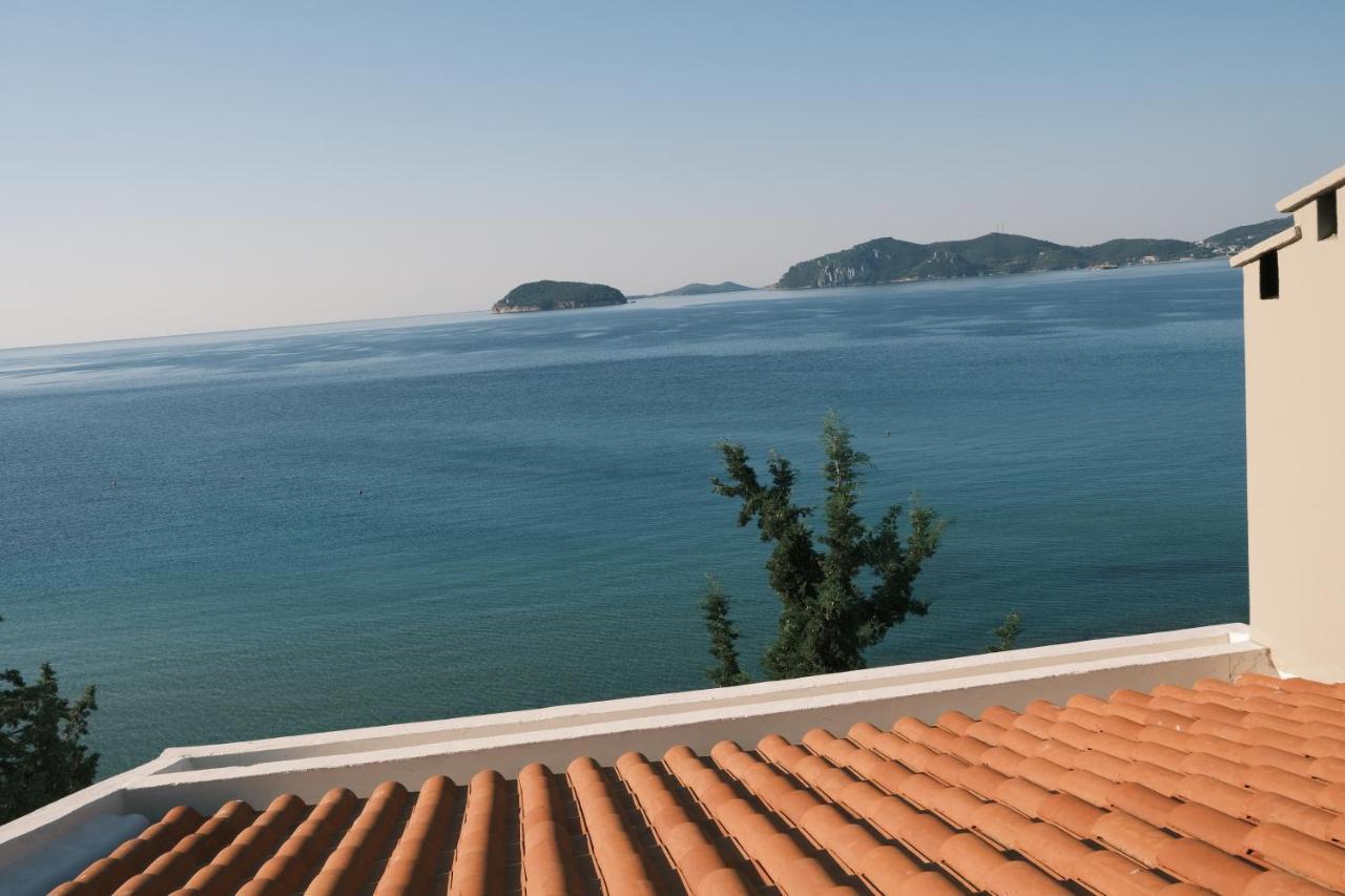 Crystal Bay Apartment PalaiónTsiflíkion Exterior foto